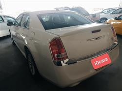 کرایسلەر 300